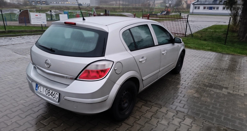 Opel Astra cena 8900 przebieg: 206230, rok produkcji 2006 z Wyszogród małe 137